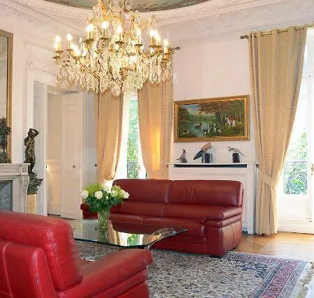 Apartment Hala Paris