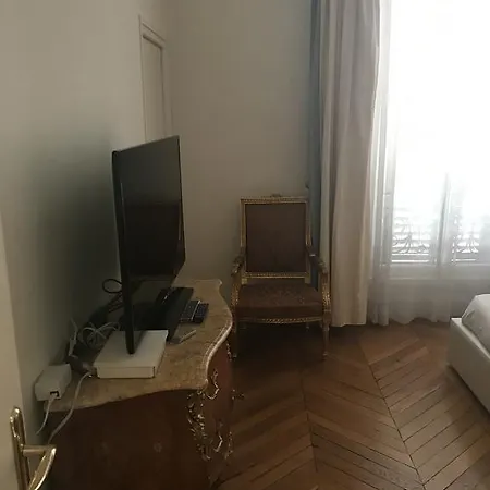 Hala Apartment